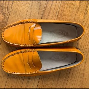 Tod’d patent leather loafers